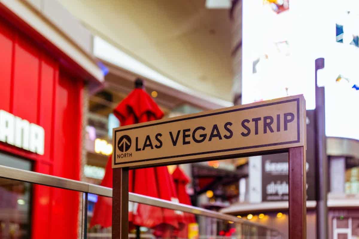 Picture of the Las Vegas Strip sign